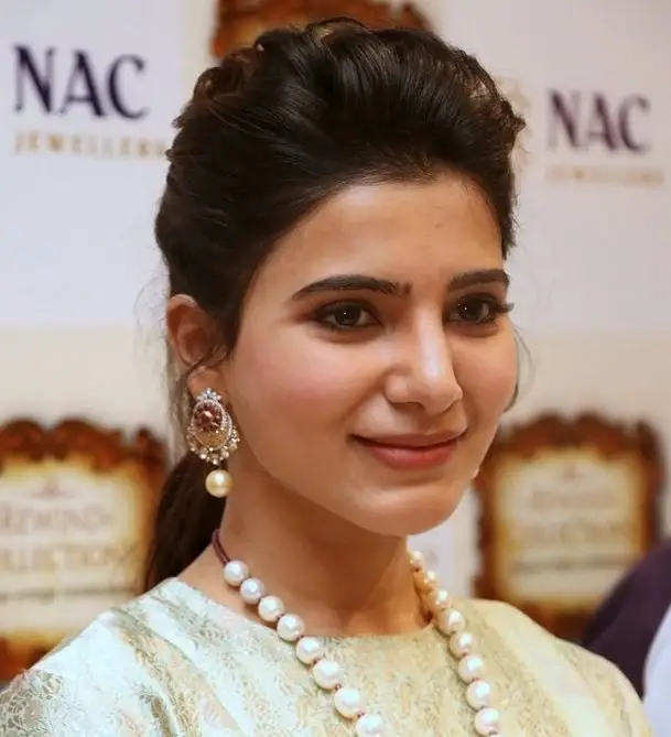 BEAUTIFUL ACTRESS SAMANTHA TOP 10 OILY FACE CLOSEUP 7